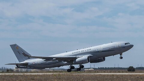 Aviones de Francia evacuando a sus soldados en Níger