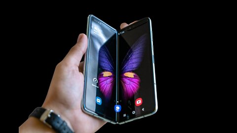 Samsung Galaxy Z Fold 3 - : https://amzn.to/3vUx5DL