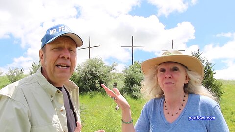 Crosses Across America, Neloa, Ia Travel USA, Mr. Peacock & friends, hidden treasures