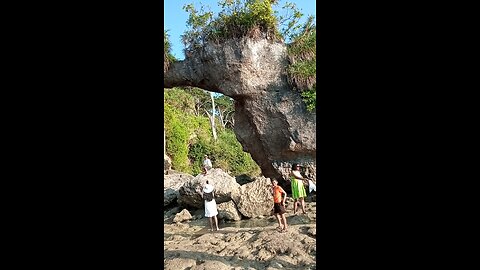 natural bridge at neil island