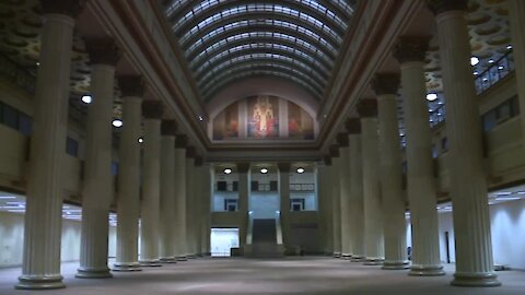 Long-vacant downtown Cleveland bank lobby uses historical architecture to spark city's future