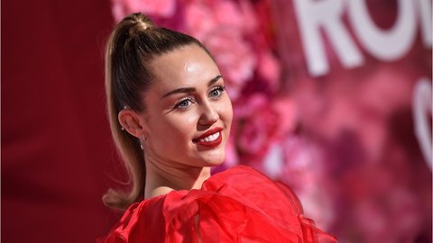 Miley Cyrus Debuts New Look