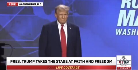 TRUMP❤️🇺🇸🥇🪽GLADLY APPEARS ON STAGE🤍🇺🇸🏅🪽AT FAITH & FREEDOM IN D.C💙🇺🇸🏅🪽🏫⭐️💫