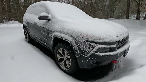 Two Jeep Cherokees in Snow 2001 & 2015 GX012216