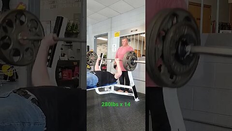 280lbs x 14 reps, Crazy 🤪 old man