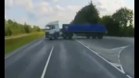 ULTIMATE TRUCK CRASH COMPILATION / SEMI TRUCKS