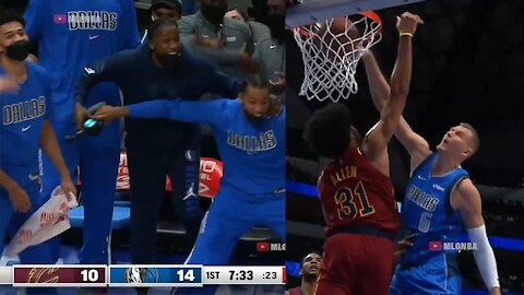 Kristaps Porzingis shocks Mavs bench with monster dunk on Jarrett Allen 💥