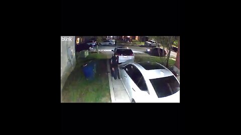 Mob of thieves breaking into vehicles in San Antonio, Texas #shorts #fyp #fypシ #viral