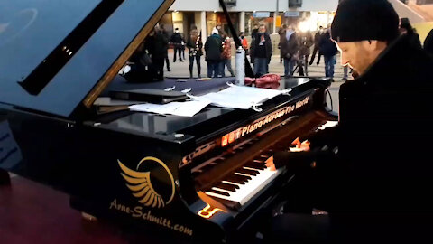 04.03.21 Musikalische Demo in Poing mit Arne Schmitt von 'piano across the world' (Zusammenschnitt)