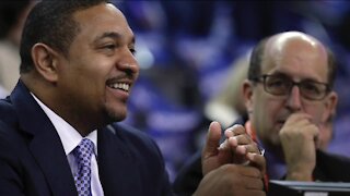 Mark Jackson arrives in Milwaukee for Bucks game