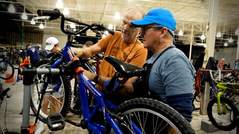 City In Georgia Is Repairing Bikes For Families In Need This Holiday