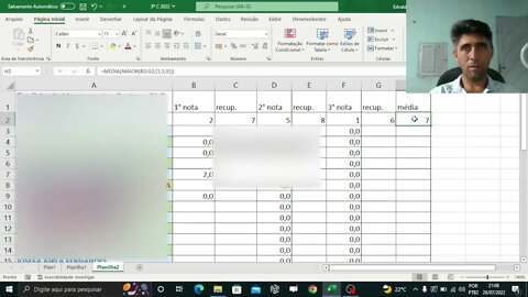 Como calcular a média dos alunos escolhendo as maiores notas no excel .