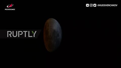 The Moon is flat! Cosmonaut films Earth's natural satellite from ISS