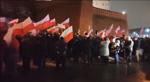 Polish rise up in Krakow demanding the release of communist Tusk's political prisoners