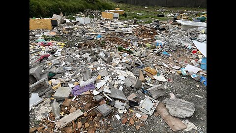 Rabo de Peixe (Ribeira Grande) littering / deposição de lixo, Sao Miguel Azores Portugal 05.02.2024