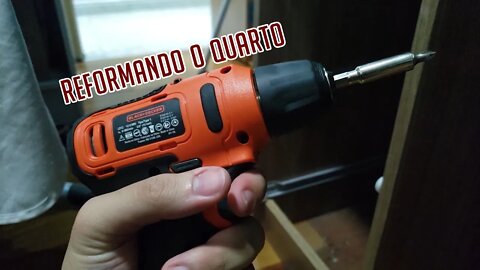 Reforma do quarto Gamer | Móveis e iluminação