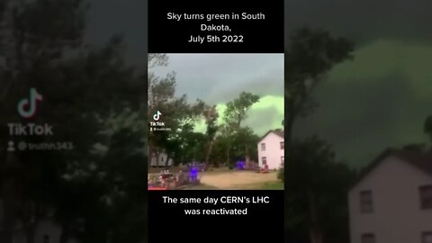 Sky Turns GREEN in South Dakota