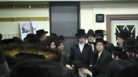 Skulener Rebbe motzei Shabbos