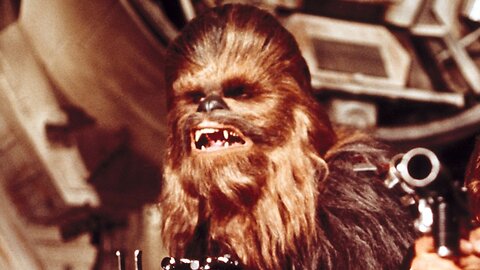 Kathleen Kennedy Praises "Iconic" Peter Mayhew