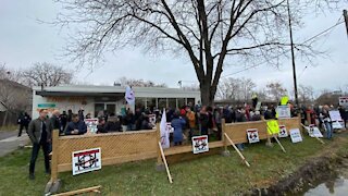 Police Stormed Adamson BBQ Early This Morning & Locked It Up (VIDEO)