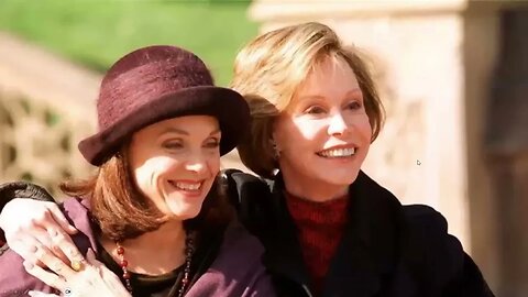 Mary Tyler Moore and Valerie Harper: Friends or Foes?