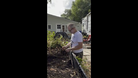 Average age of farmers today in the US