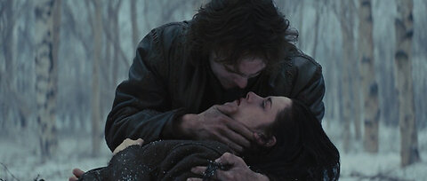 The Prince Poisons Snow White - Snow White And The Huntsman 2012