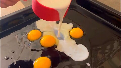 Try this awesome idea 👌 and say goodbye to boiling and frying eggs 🥚 #eggs #breakfast