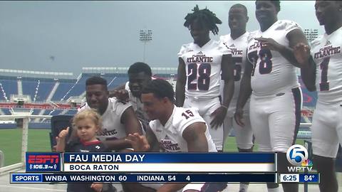 FAU Football Holds Meet and Greet