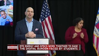 Detroit students to be given free computer tablets with internet connectivity