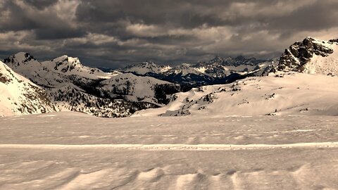 A Storm is coming - High Mountains Storm Ambience