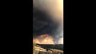 Massive bushfire in Australia caught on camera