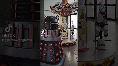 😆 #DALEK GOES ROUND & ROUND #DOCTORWHO #DALEKHAL #TRAVELINGTARDIS #VIDEOOFTHEDAY #SUBSCRIBE #SHORTS