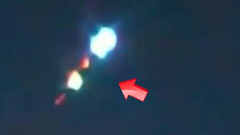 Sighting of a brightly lit bar-shaped UFO in the dark sky [Space]