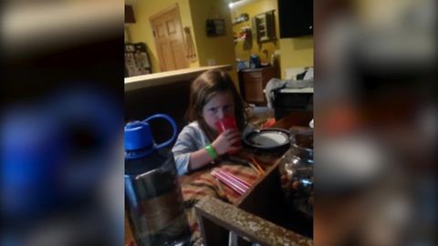 "Little Girl Insists She Didn't Offend Anyone When She Put Her Middle Finger Up"