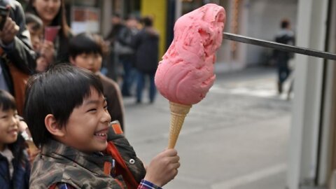 Funny | Crazy Ice Cream Man