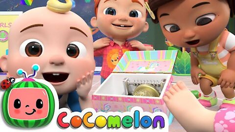 Head Shoulders Knees and Toes | CoComelon Nursery Rhymes & Kids Songs