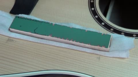 Acoustic Guitar Soundboard Crack- repair (part1)