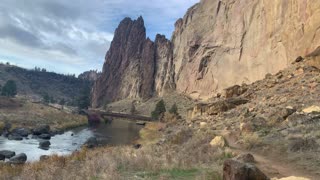 Central Oregon – Smith Rock State Park – Perspective of Bridge – 4K