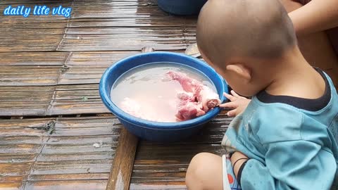 Babies playing with water 《 daily life vlog》