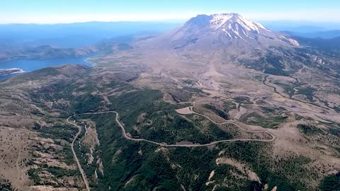 Flying Over Mount St. Helens: 1980 Volcanic Eruption Explained