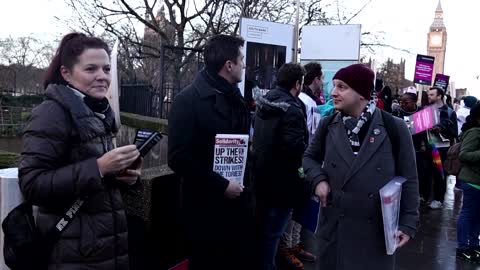 UK nurses walk out again as pay dispute continues