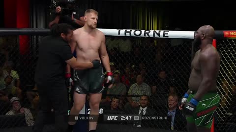 Early stoppage or nah? Volkov vs Rozenstruik (ft. Herb Dean)