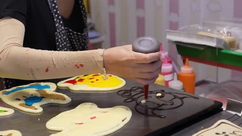 Amazing Freehand Pancake Artist - Thai Street Food