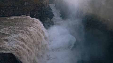 Outdoor aerial photography, the surging landscape of American mountain rivers