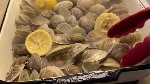 SAVORY STEAMED CLAMS! 😋