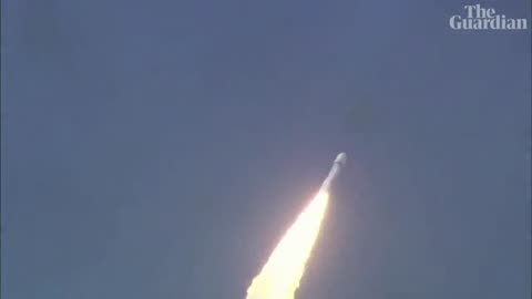 India successfully launches Rocket for Moon mission