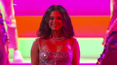 Selena Gomez opens up about battle with bipolar disorder | Nightline