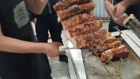 Churrasco de porco pururuca