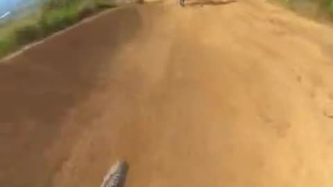 Dangarous mountain bike riding [viral video]